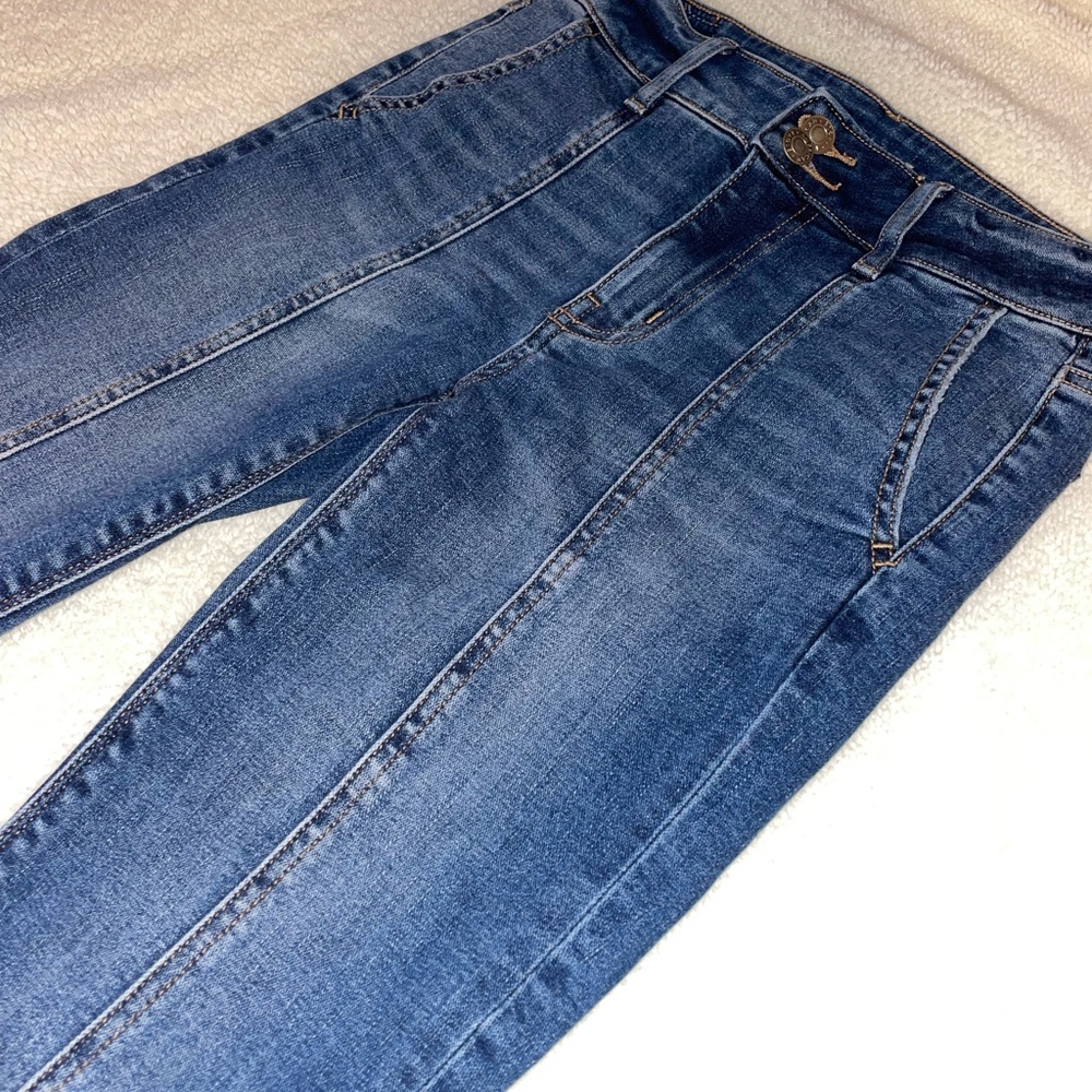 American Eagle Super Stretch bootcut jeans, with center detailing. - Picture 4 of 6